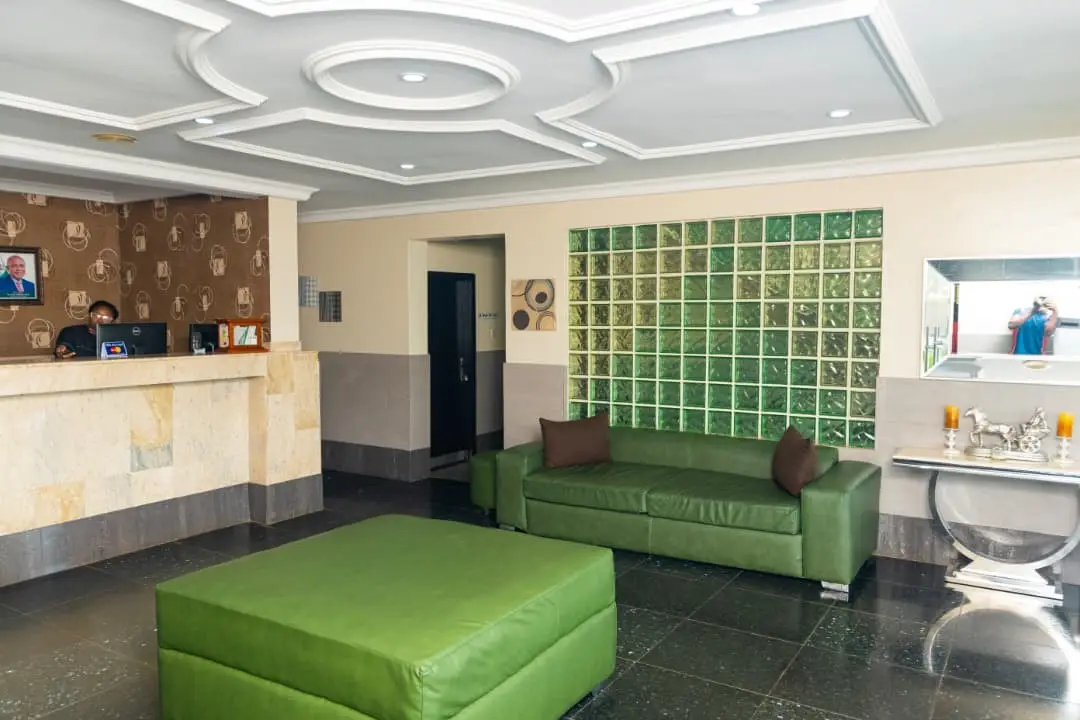 neocourts gallery reception lobby