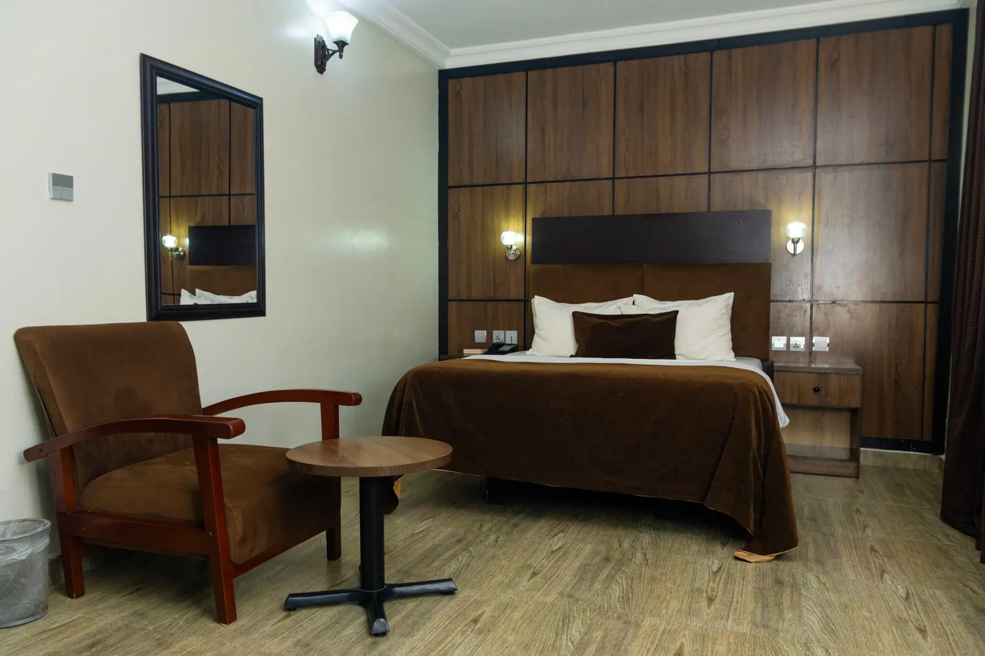 neocourts gallery room 1